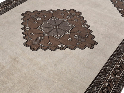 9010 - 7'9" x 10'11"