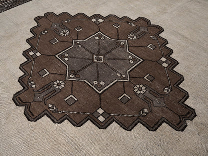 9010 - 7'9" x 10'11"