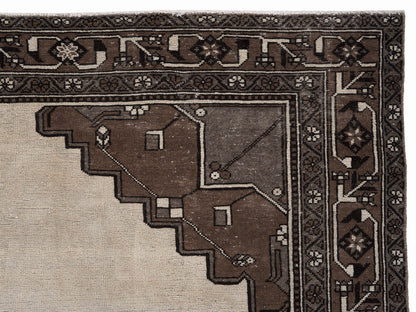 9010 - 7'9" x 10'11"