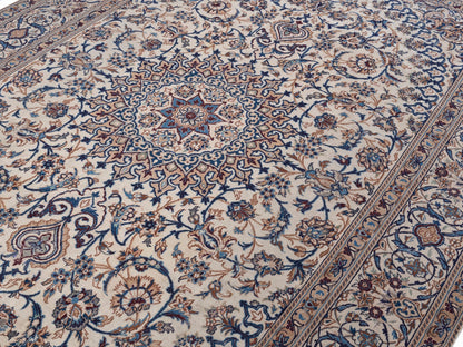 9005 - 7'8" x 11'10"