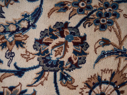 9005 - 7'8" x 11'10"