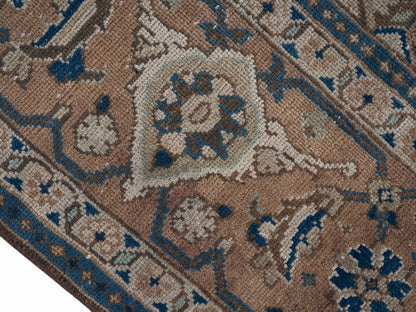 8990 - 6'11" x 10'3"