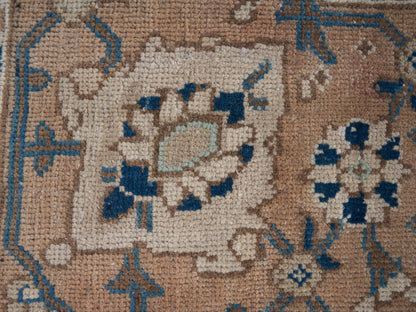 8990 - 6'11" x 10'3"