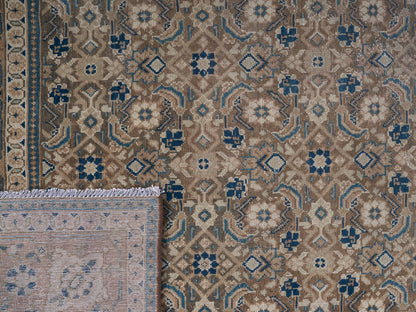 8990 - 6'11" x 10'3"