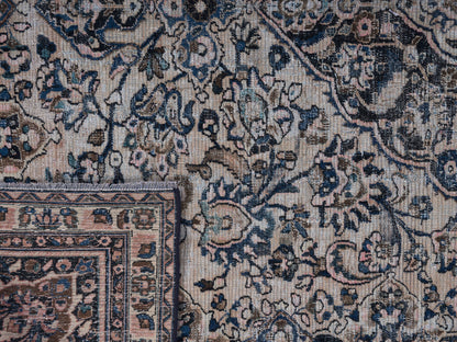 8996 - 7'10" x 10'11"