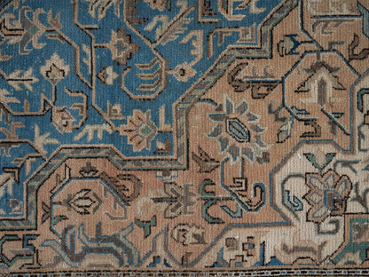 8982 - 7'11" x 11'9"