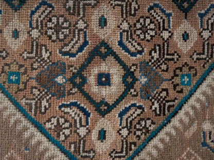 8983 - 9'1" x 12'10"