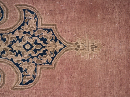 9033 - 9'8" x 13'11"