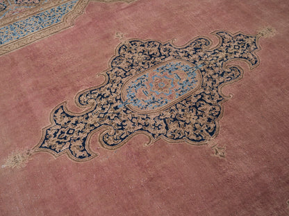 9033 - 9'8" x 13'11"