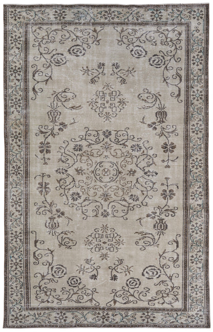 8116 - 6'10" x 10'9"