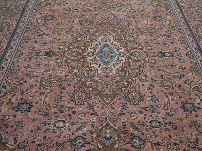 9038 - 7'7" x 10'11"