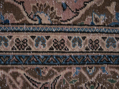 9038 - 7'7" x 10'11"