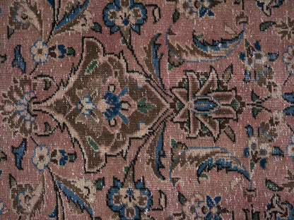 9038 - 7'7" x 10'11"