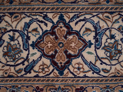 9003 - 7'9" x 11'10"