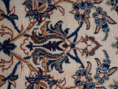 9003 - 7'9" x 11'10"