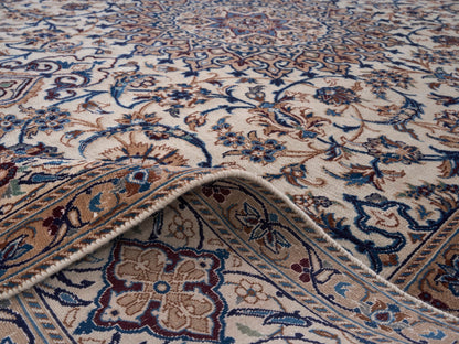 9003 - 7'9" x 11'10"