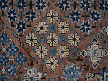 9002 - 9'2" x 12'10"