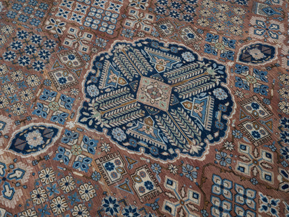 9002 - 9'2" x 12'10"