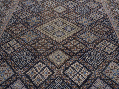 8968 - 9'1" x 12'10"