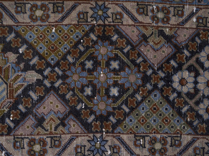 8968 - 9'1" x 12'10"