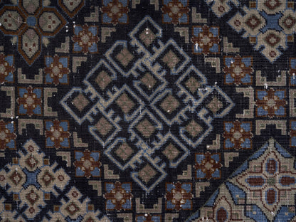 8968 - 9'1" x 12'10"