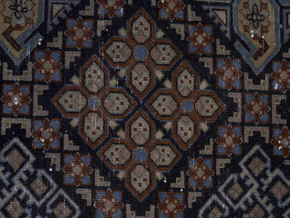 8968 - 9'1" x 12'10"