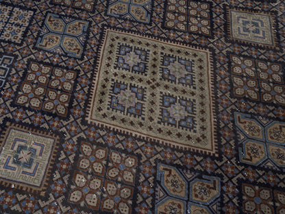 8968 - 9'1" x 12'10"