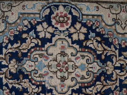 8972 - 8'11" x 12'7"