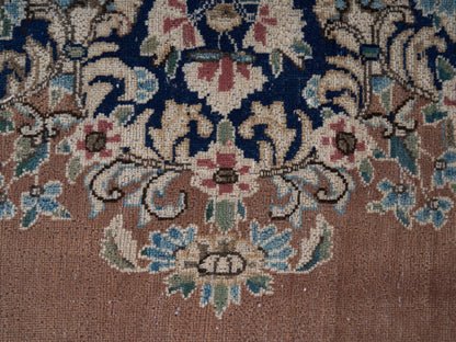 8972 - 8'11" x 12'7"