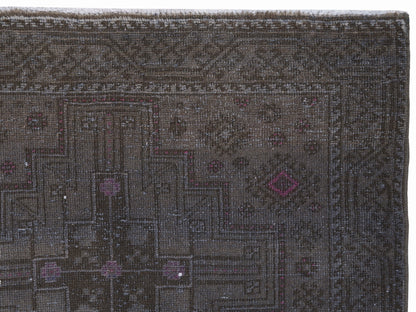 8900 - 3'6" x 10'10"