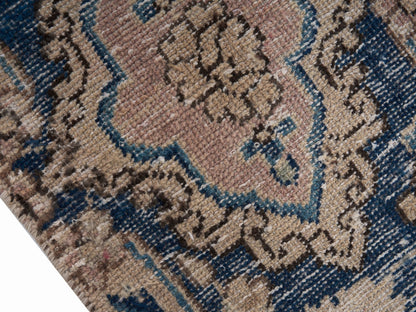 9047 - 7'11" x 12'2"