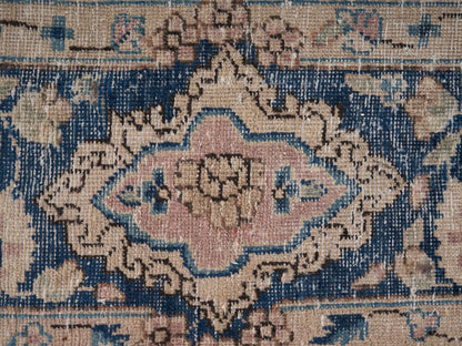 9047 - 7'11" x 12'2"