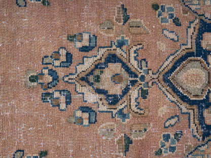 9042 - 8'10" x 11'9"