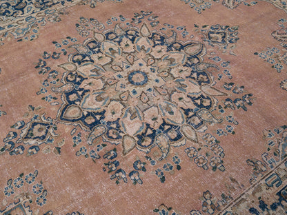 9042 - 8'10" x 11'9"