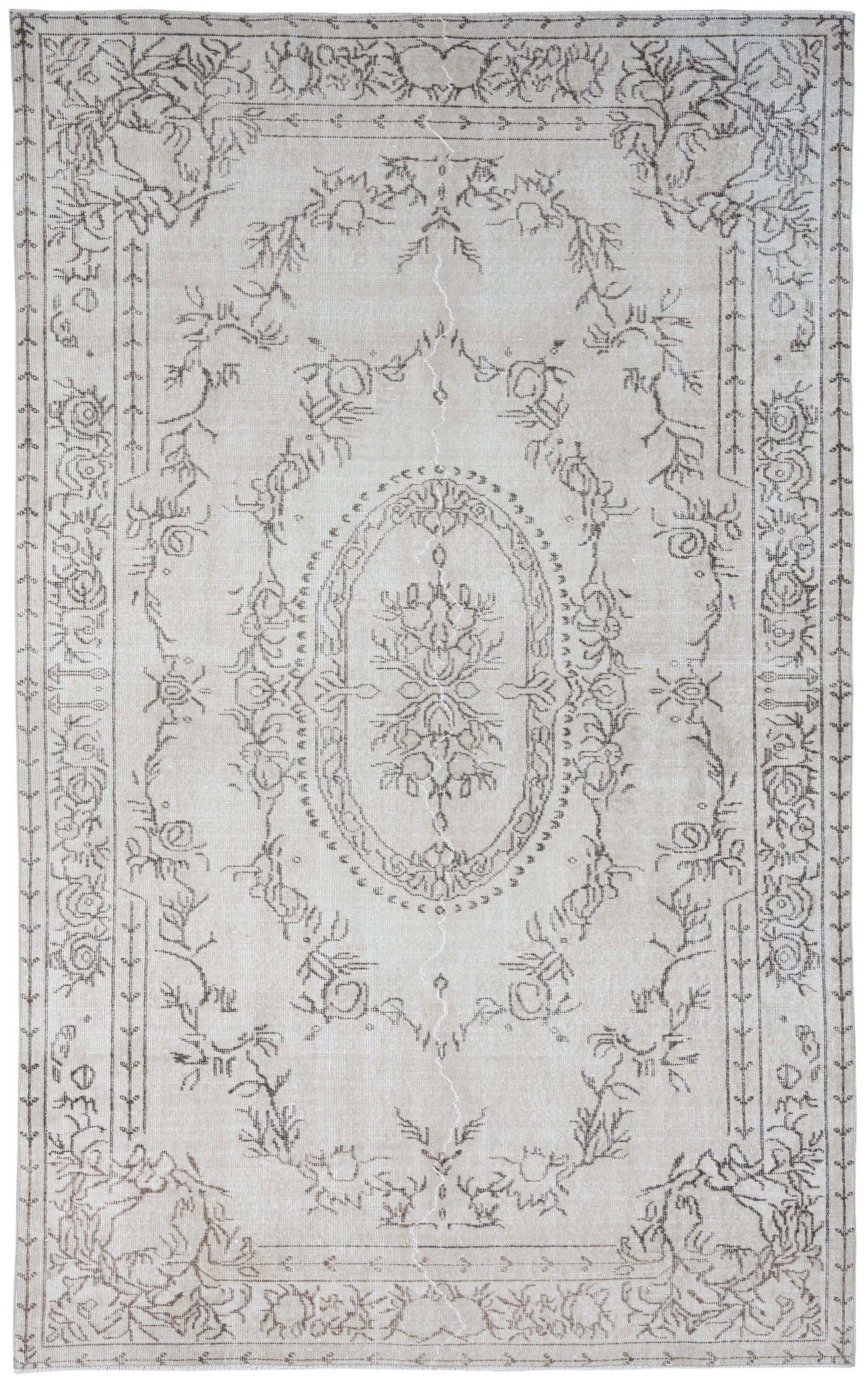 2572 - 6' x 9'8"