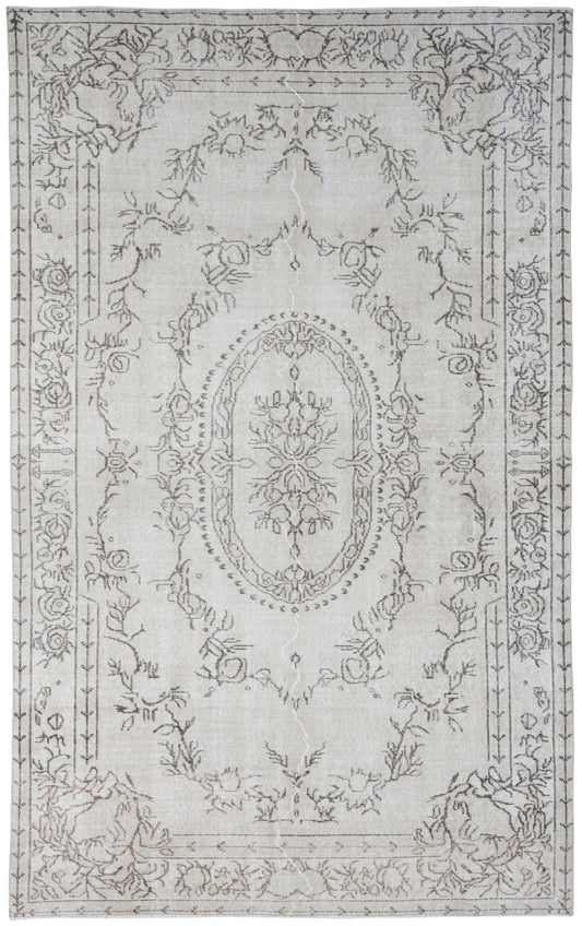 2572 - 6' x 9'8"