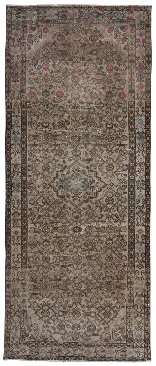 2720 - 3'7" x 8'9"