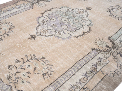 8601 - 5'10" x 8'10"