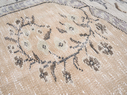 8601 - 5'10" x 8'10"