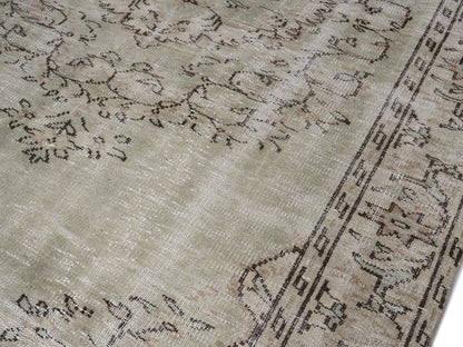 8009 - 5'11" x 9'11"