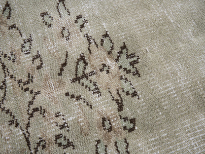 8009 - 5'11" x 9'11"