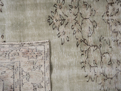 8009 - 5'11" x 9'11"