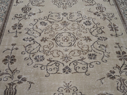 8116 - 6'10" x 10'9"