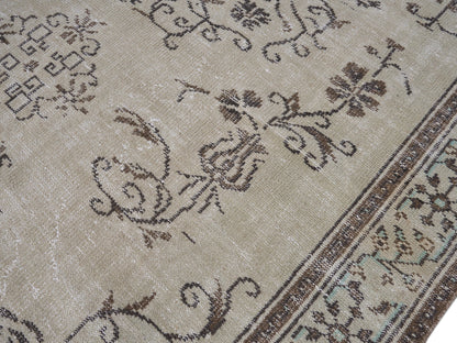 8116 - 6'10" x 10'9"