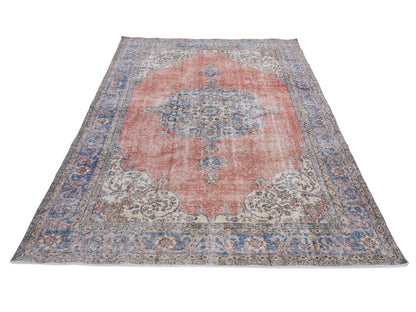 8114 - 7'1" x 10'11"