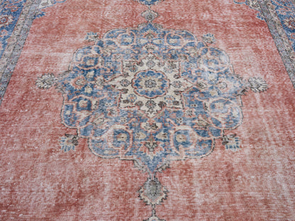 8114 - 7'1" x 10'11"