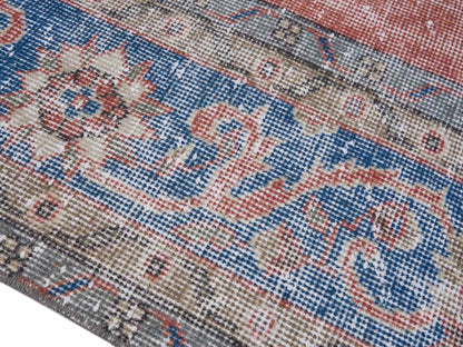 8114 - 7'1" x 10'11"