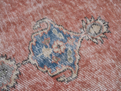 8114 - 7'1" x 10'11"