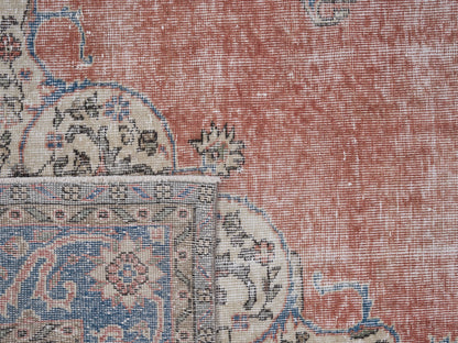 8114 - 7'1" x 10'11"