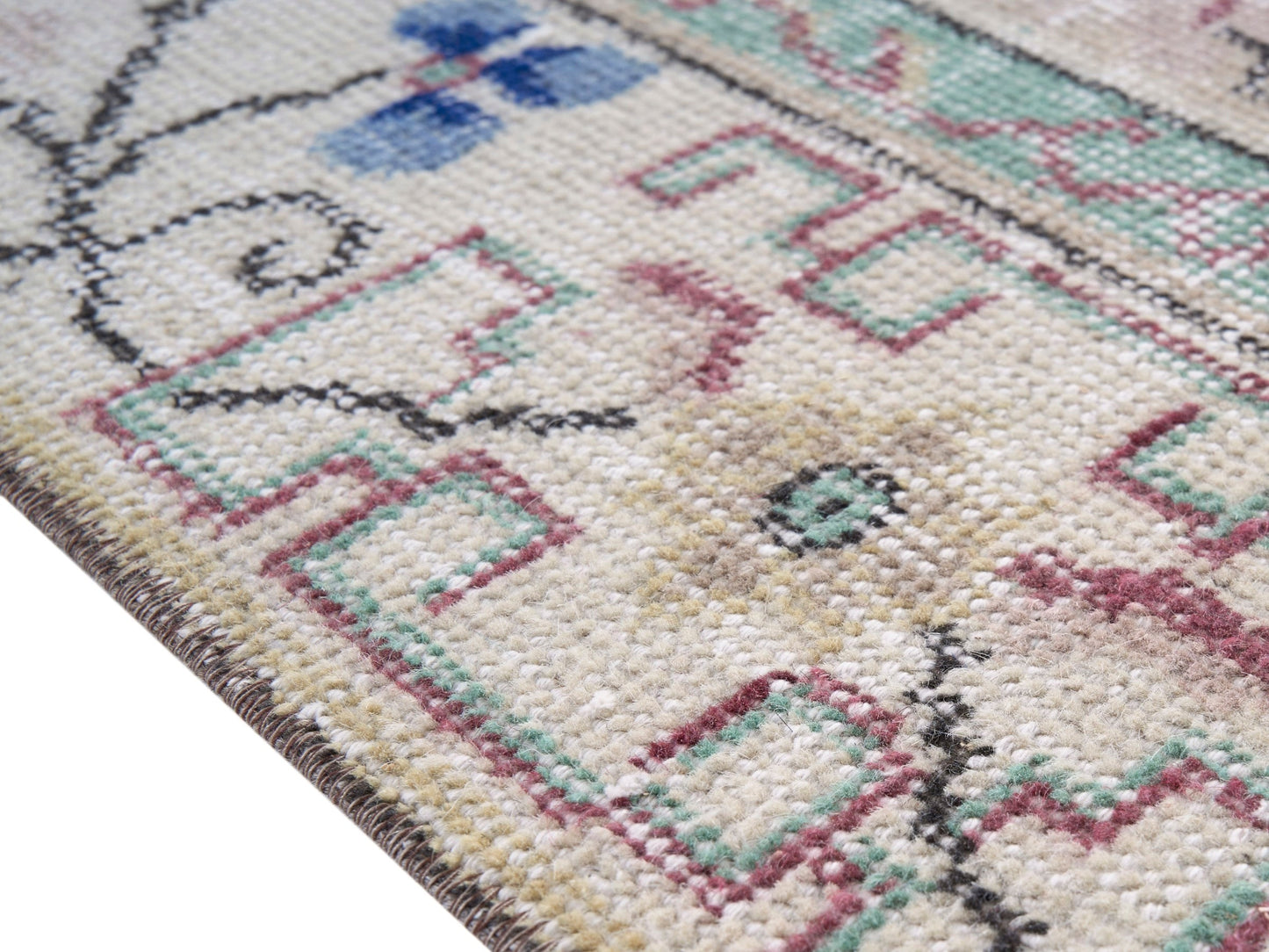 8506 - 4'11" x 8'10"